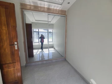 3 Bedroom Flat & Apartment