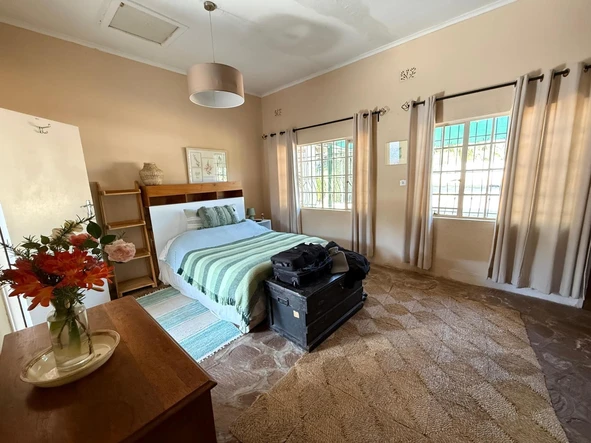6 Bedroom House