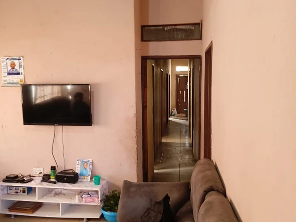 6 Bedroom House