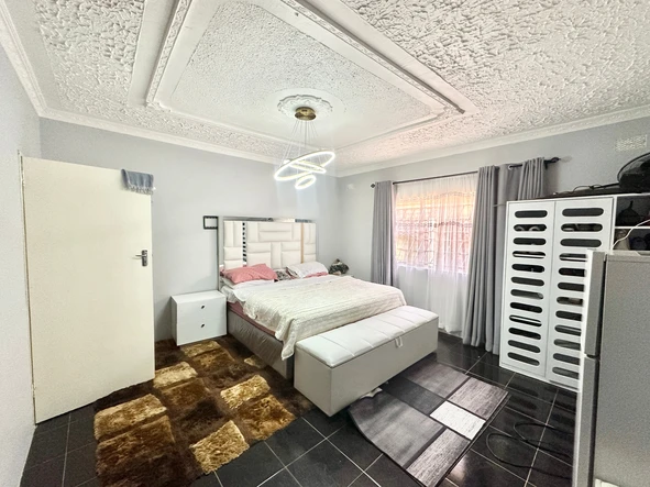 5 Bedroom House