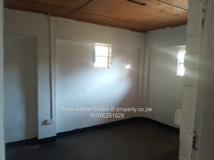 1-Bed Cottage on 4000m² with Borehole - Greendale North