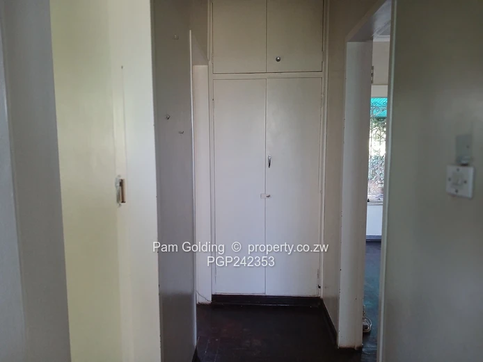 2 Bedroom Garden Flat in Secure Complex (Sole Mandate)