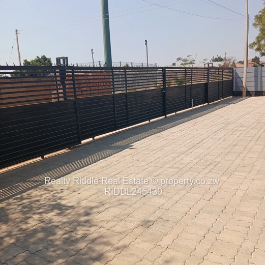 Newly built 3beds garden flat. Chipukutu.