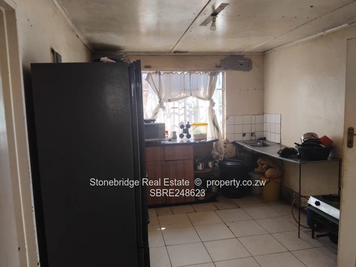 3 Bedroomed House in Lobengula West for sale