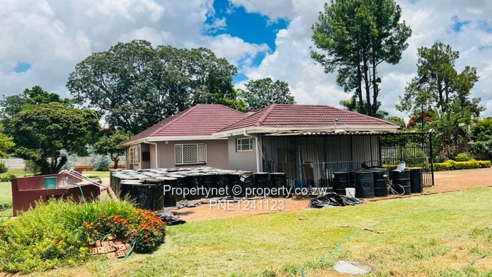 Well appointed family home.