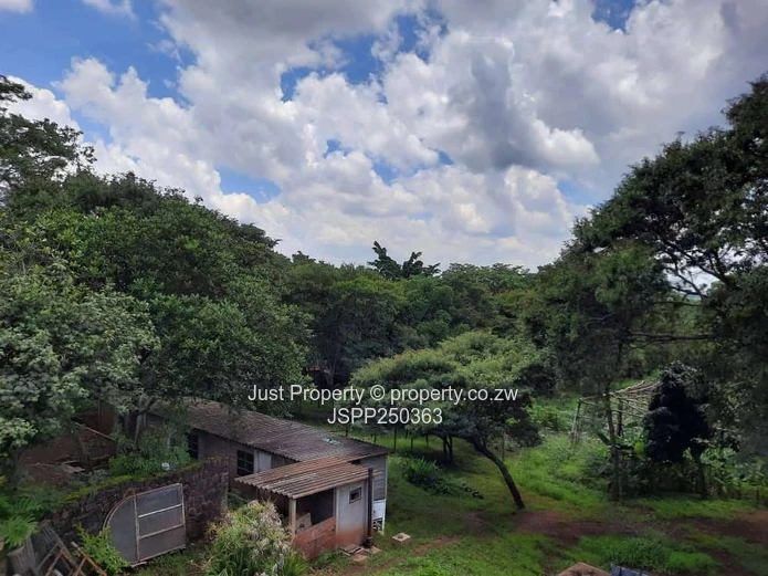 7-Bed Lake Chivero Estate: Your Private Woodland Sanctuary