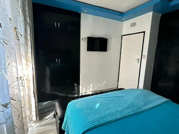 3 Bedroom Garden Flat