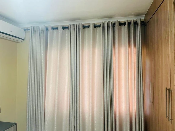2 Bedroom Flat & Apartment