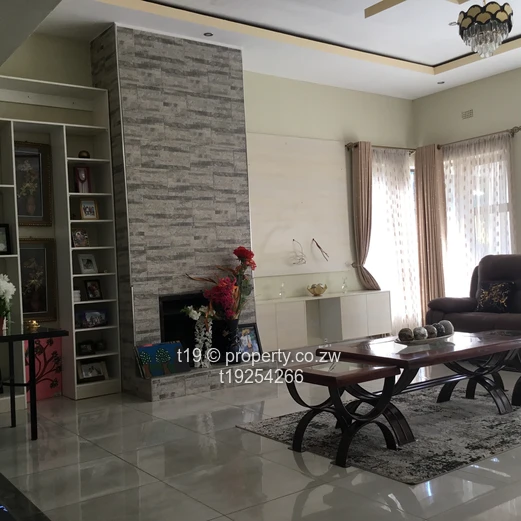 Neat 6 bedroom bungalow 
