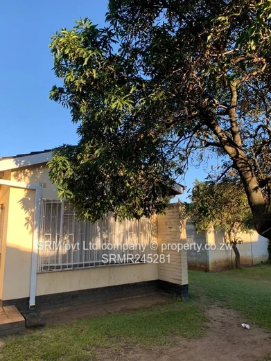 2 bed neat garden flat to let in Avondale 