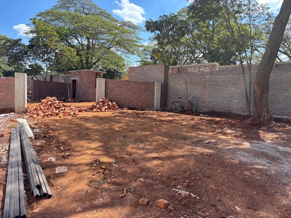 4 Bedroom Flat & Apartment