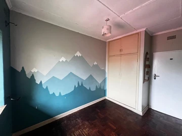 2 Bedroom Flat & Apartment