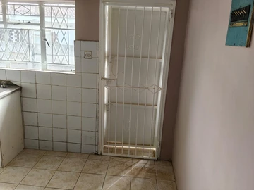 3 Bedroom Flat & Apartment