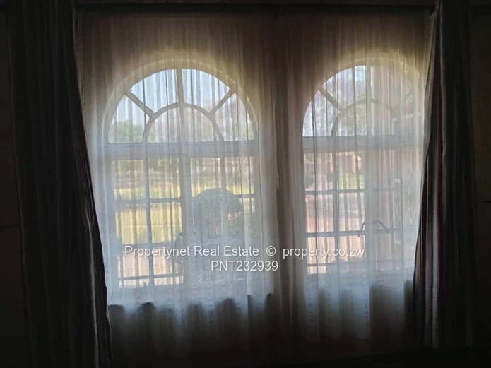 Neat family home to let!!!