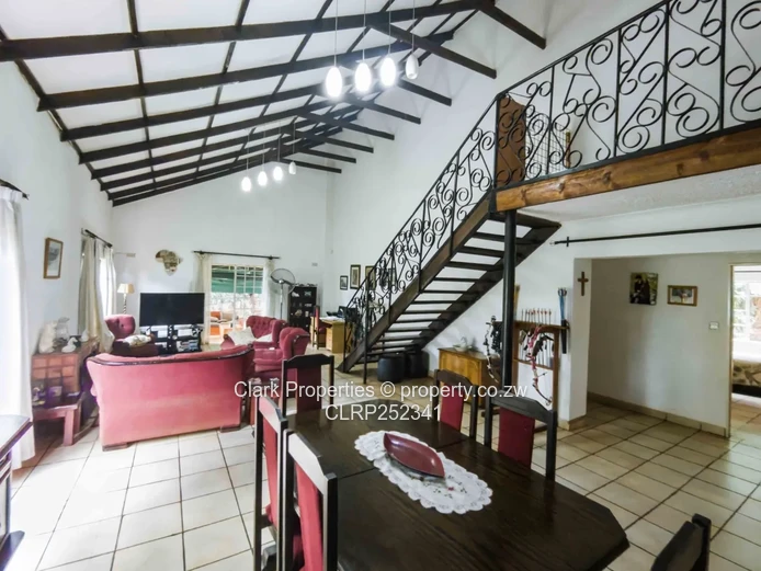 Multi-Dwelling Estate, Investor's Opportunity!