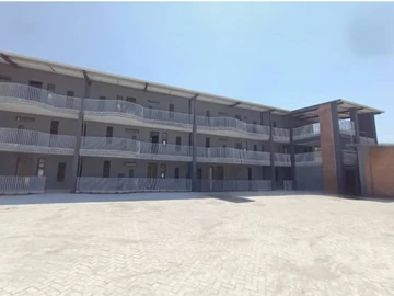 2 Bedroom Flat & Apartment