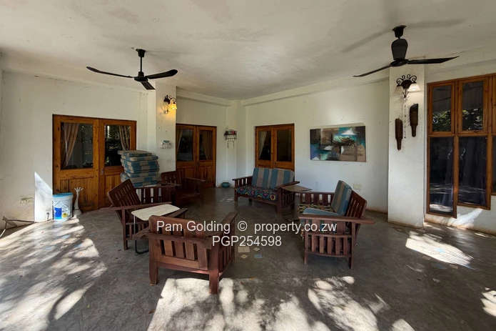 Stunning Property in Old Victoria Falls