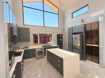 4 Bedroom Garden Flat
