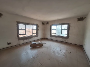 4 Bedroom Garden Flat
