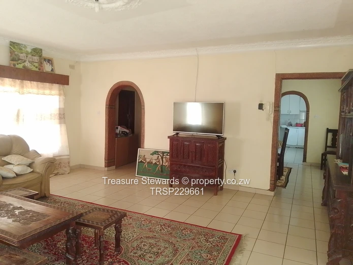 Zimre Park House To Let