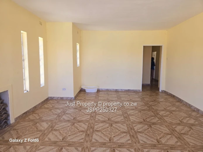 5-Bed Home in Rydale Ridge — Verandah & Tiled
