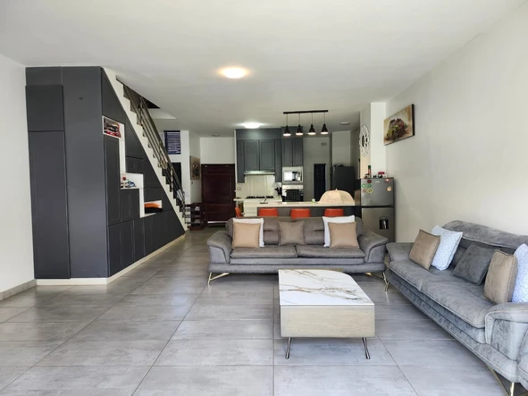 4 Bedroom Garden Flat