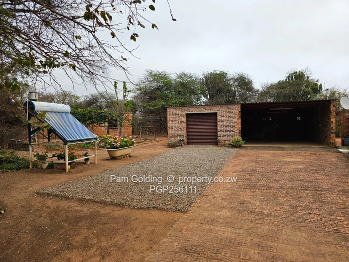 Charming 4 Bedroom Thatched Home