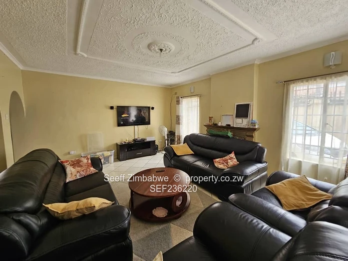 PRIME RENTAL OPPORTUNITY: Modern 3-Bedroom Home with Self-Sufficiency in Madokero Estate