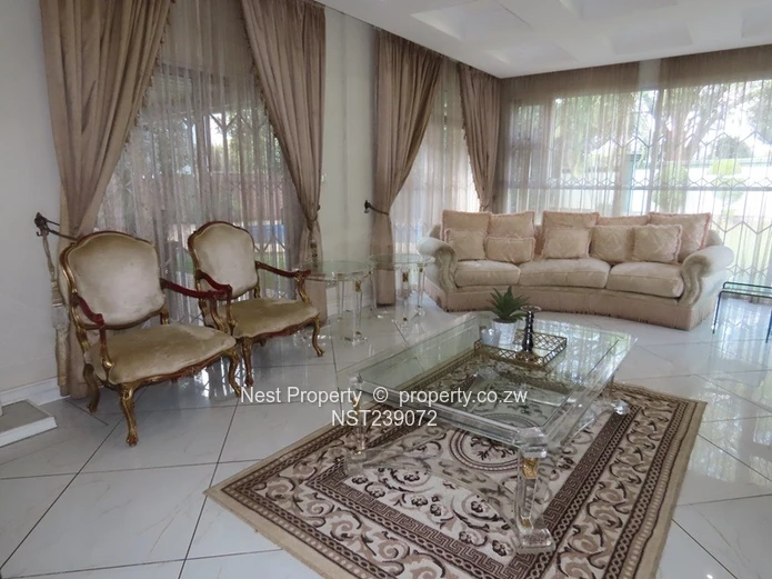 Location - 6 Bedroom House in Alexandra Park!