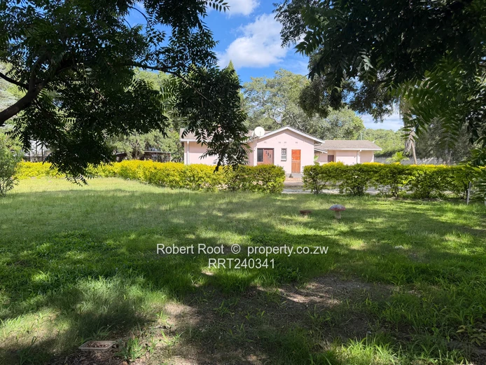 Stunning Road Road Frontage!