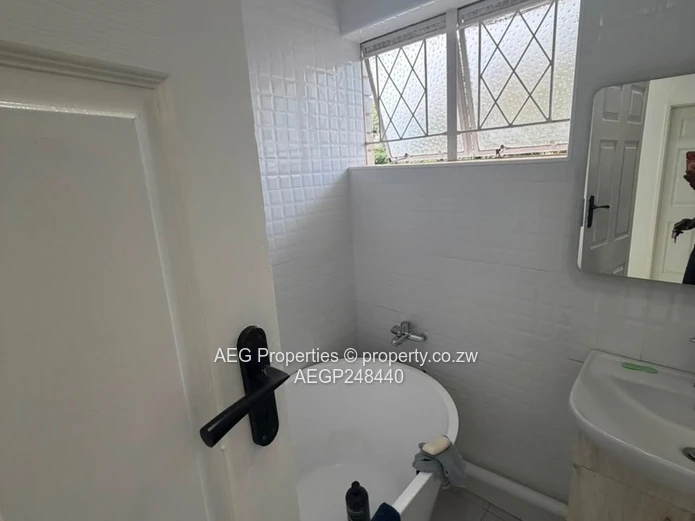 2 bed flat for sale  Avondale 