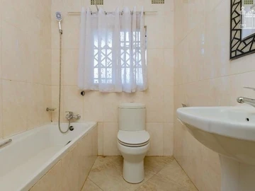 3 Bedroom Flat & Apartment