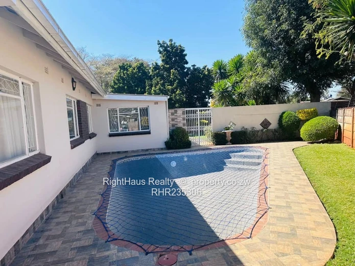 Executive 4 Bedroom Residence In Prime Hillside Location