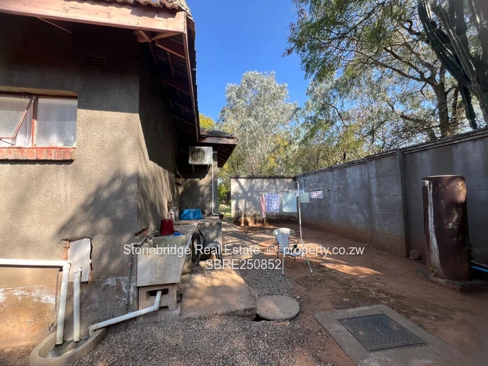 3 Bedroomed Fully Furnished Cottage in Hillside For Rent
