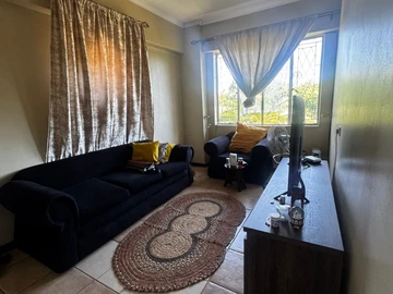 2 Bedroom Flat & Apartment