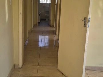 2 Bedroom Flat & Apartment