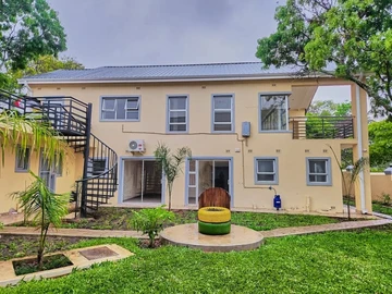 3 Bedroom Flat & Apartment