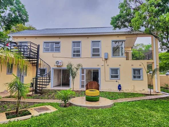 3 Bedroom Flat & Apartment