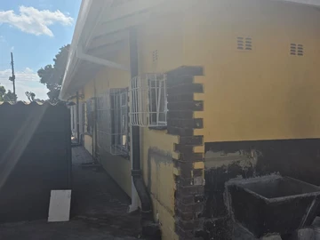 6 Bedroom House