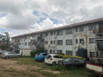 2 Bedroom Flat & Apartment