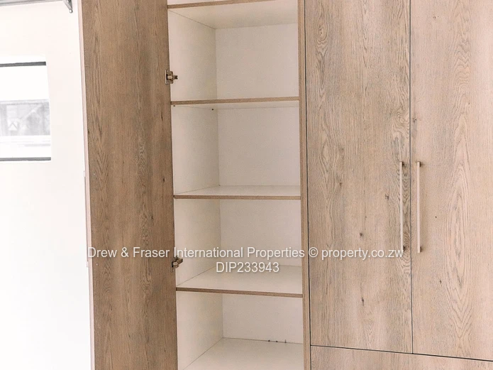 Modern 3-Bed Garden Flat with Borehole in Old Windsor