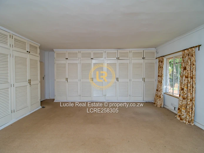 Spacious 5-Bedroom Home In Alexander Park