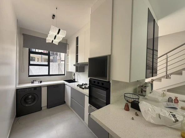 2 Bedroom Flat & Apartment