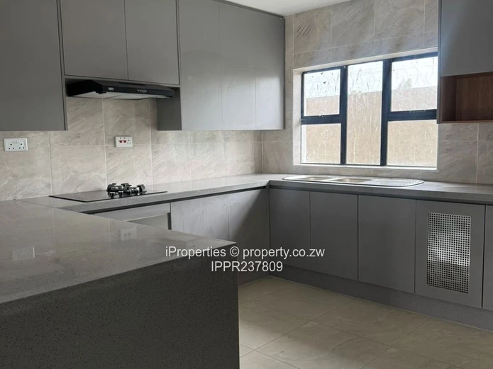 Modern 3-Bed, 2-Bath Cottage in Arlington, Harare South