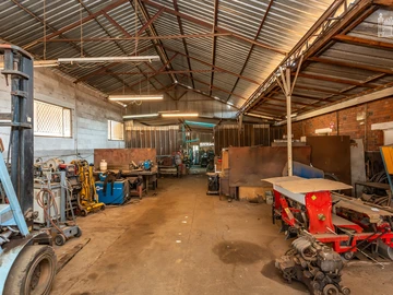 Warehouse & Factory