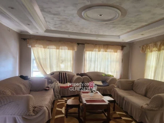 Marlborough 5-Bed Home with Spacious Garden & Borehole