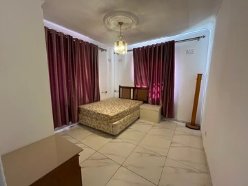 6 Bedroom House