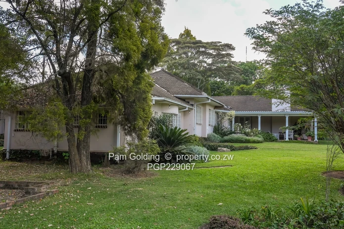 Two Acres on Kew Drive