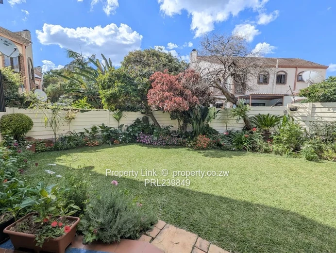 Double Storey Townhouse In Wonderful Complex