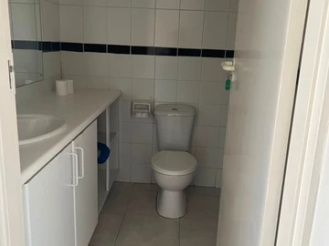 2 Bedroom Flat & Apartment